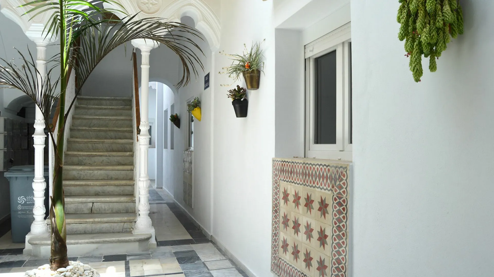 شقة Apartamento 19 Dias Y Muchas Noches كاديز